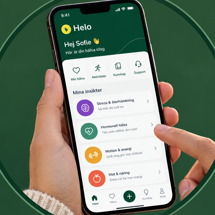 Person använder Helo Hälsoportalen i mobilen
